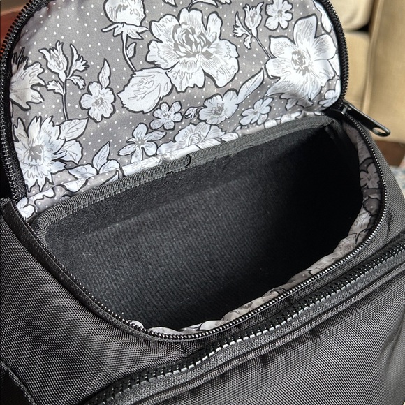 Vera Bradley Lighten Up Reactive backpack - Picture 5 of 11